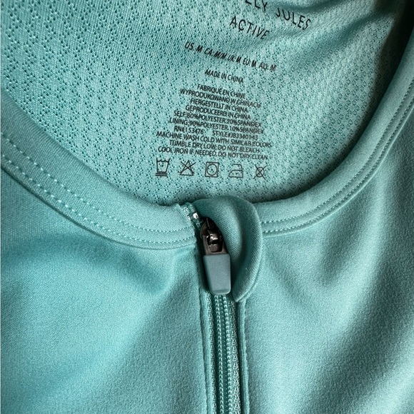 🍁 BUNDLE ONLY - 5/$15  Simply Jules Active Crop Top, Aqua Blue, Size Medium - Picture 5 of 6
